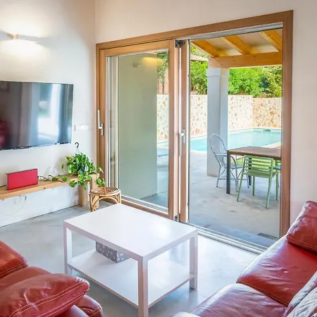 With Pool Near The In Cala Sant Vicenç Special Prices Car Hire For Guests Chalet Cala de Sant Vicenc